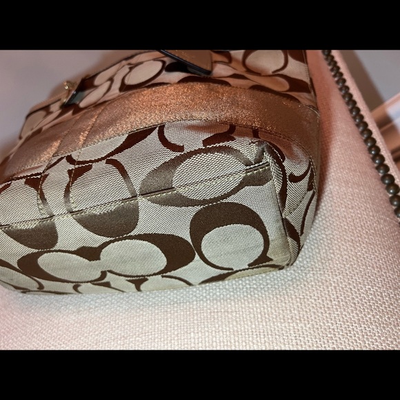 PRICE DROP: *make offer* Classic COACH purse w/ gold trim & duster - Picture 9 of 14